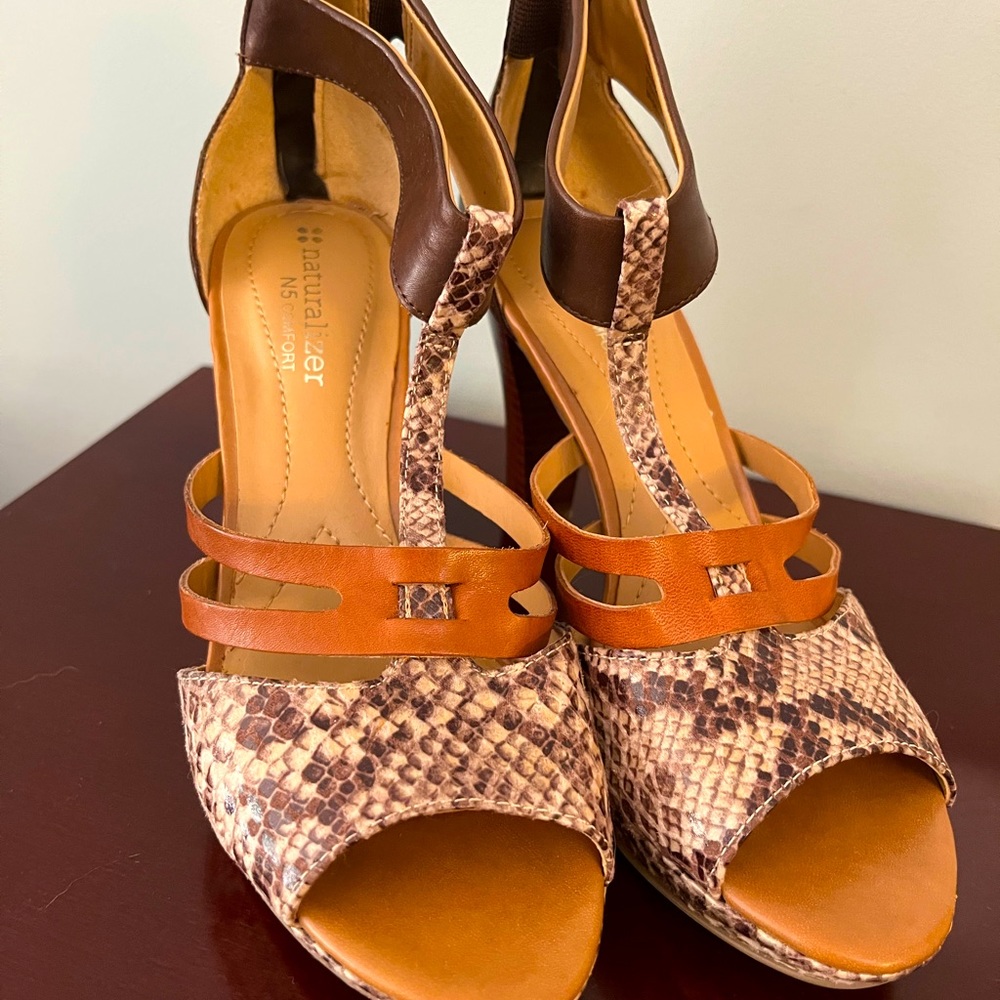 Naturalizer N5 Comfort Shoes